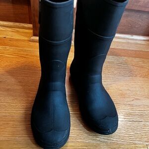 Kamik black kids rain boot with buckle; excellent condition